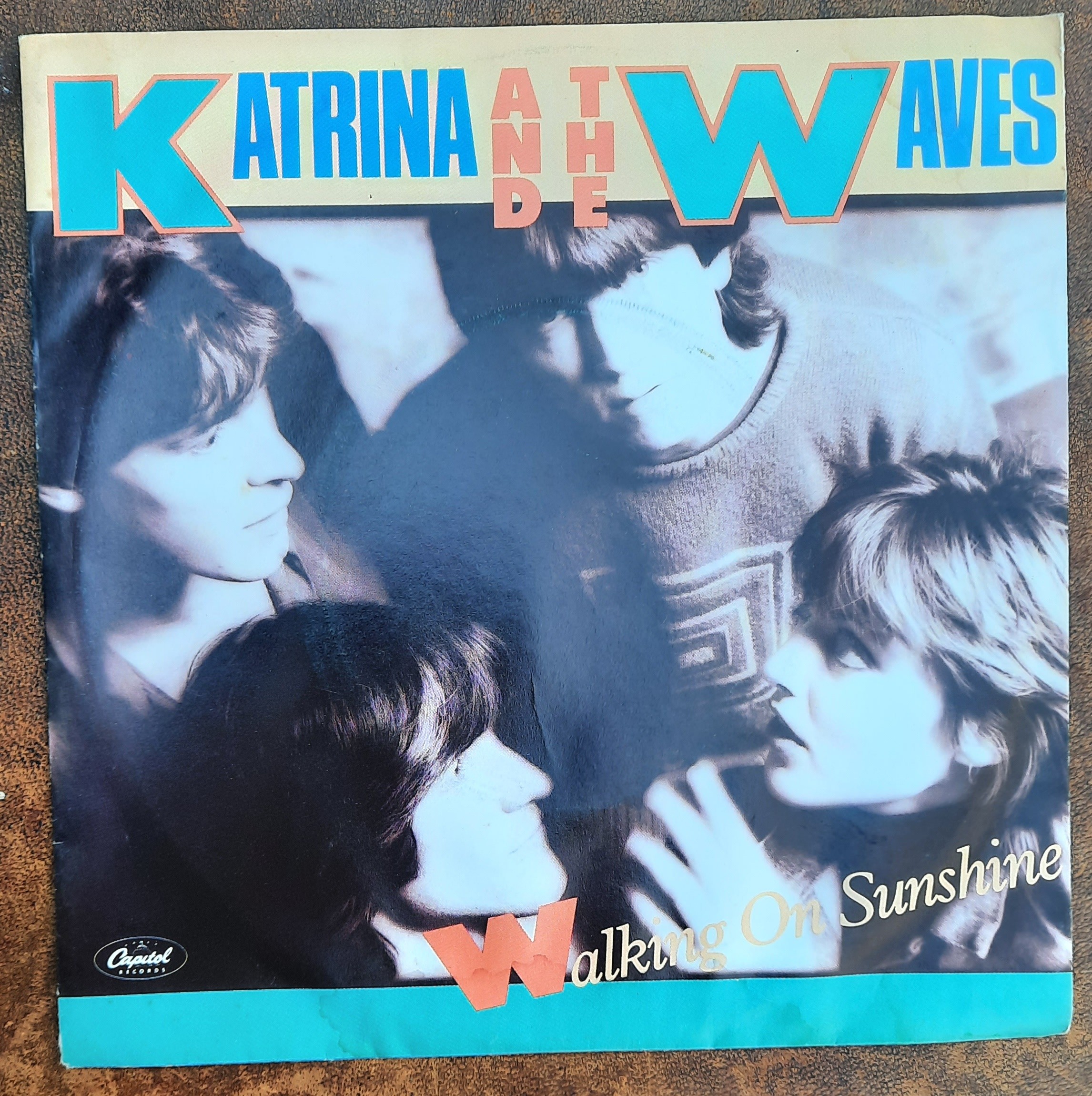 Wegversperring Verleiding Spreek luid Katrina and the Waves - Walking on Sunshine / Going down to Liverpool -  Vinta