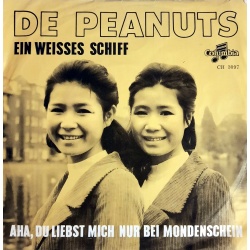 De Peanuts - Ein Weisses Schiff / Aha, Du Liebst Mich Nur Bei Mondenschein